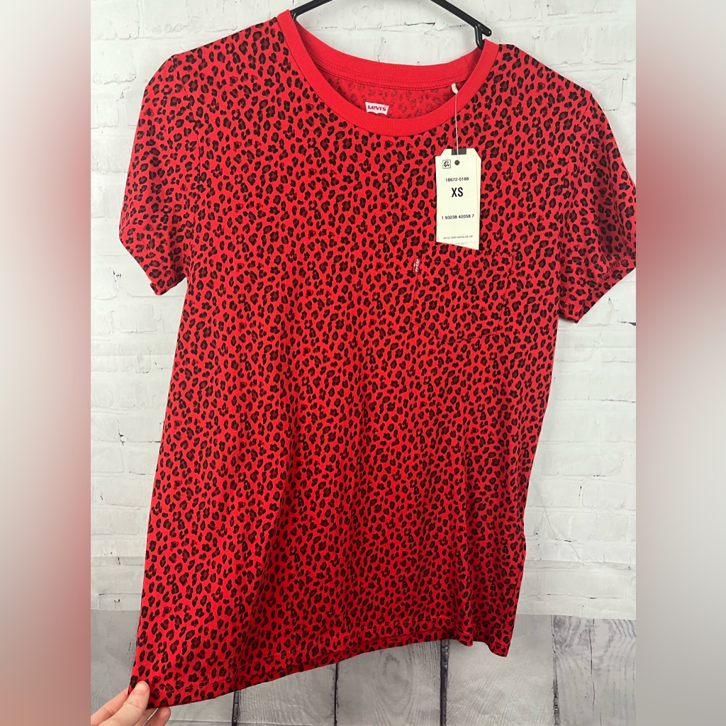 Levi’s Perfect Crew Neck Tee Nwt